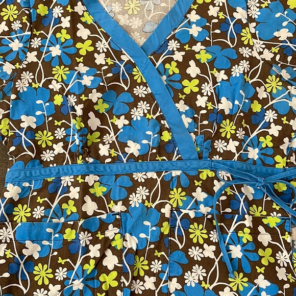 💰3 items for $25 🏷 Koi by Kathy Peterson Katelyn Mock Wrap Top fits like a S - Picture 6 of 10